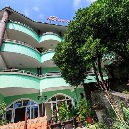 Hotel Hoti Улцин Екстериор снимка