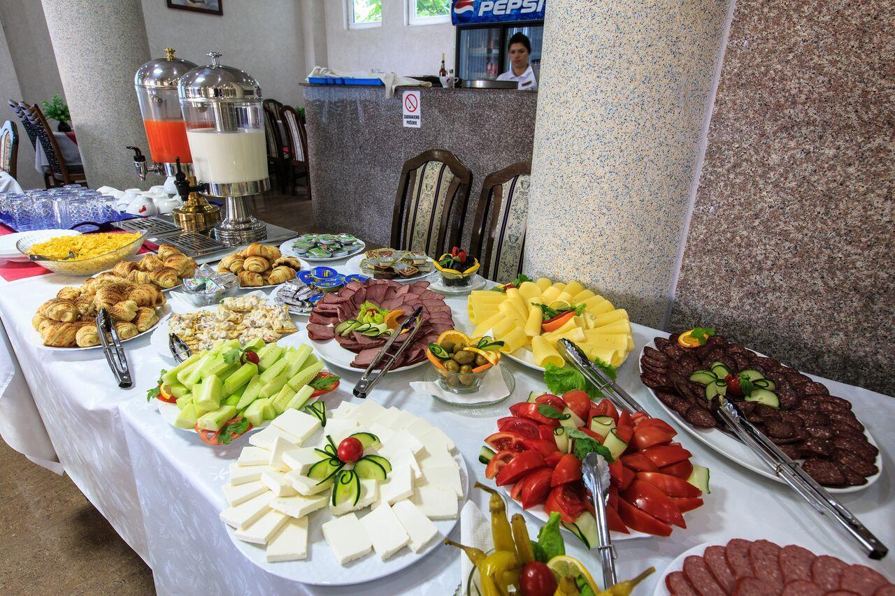 Hotel Hoti Улцин Екстериор снимка