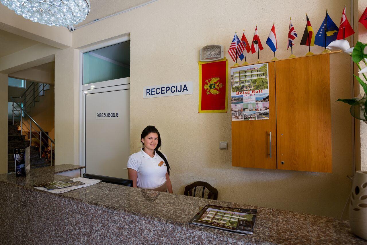 Hotel Hoti Улцин Екстериор снимка