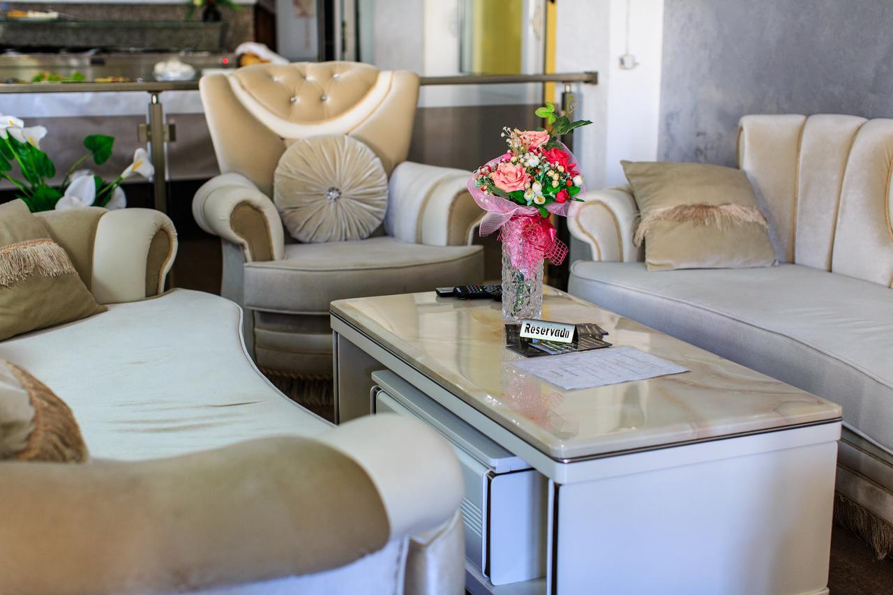 Hotel Hoti Улцин Екстериор снимка