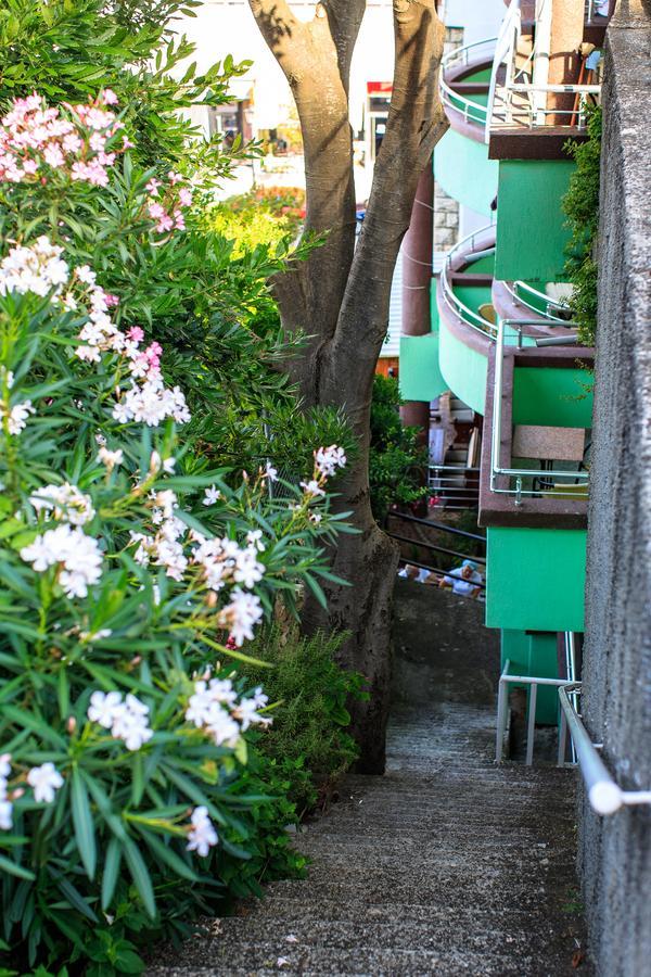 Hotel Hoti Улцин Екстериор снимка